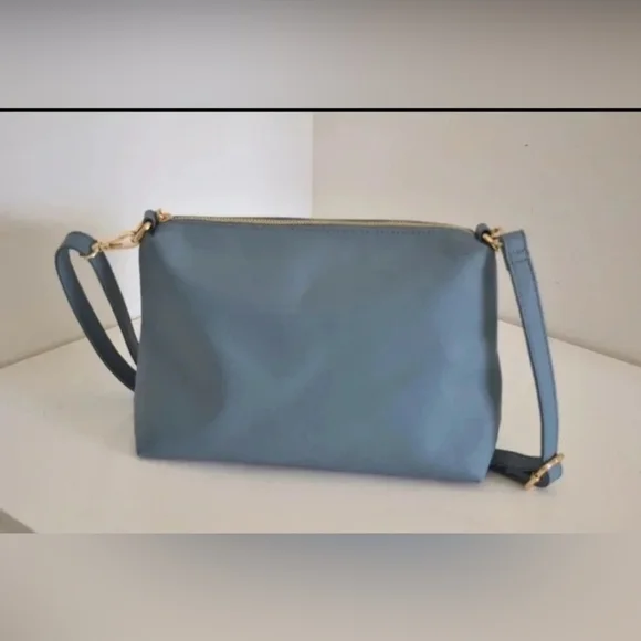 NEW Bebe Chic Blue Faux Leather Crossbody Bag-NWOT - Picture 3 of 9